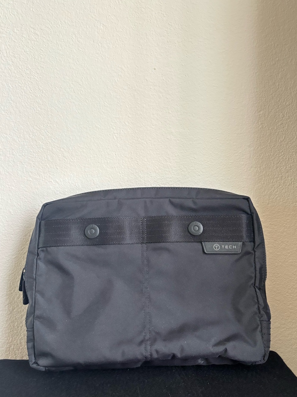 Tumi T-Tech Black Nylon Crossbody Messenger Bag Adjustable Strap